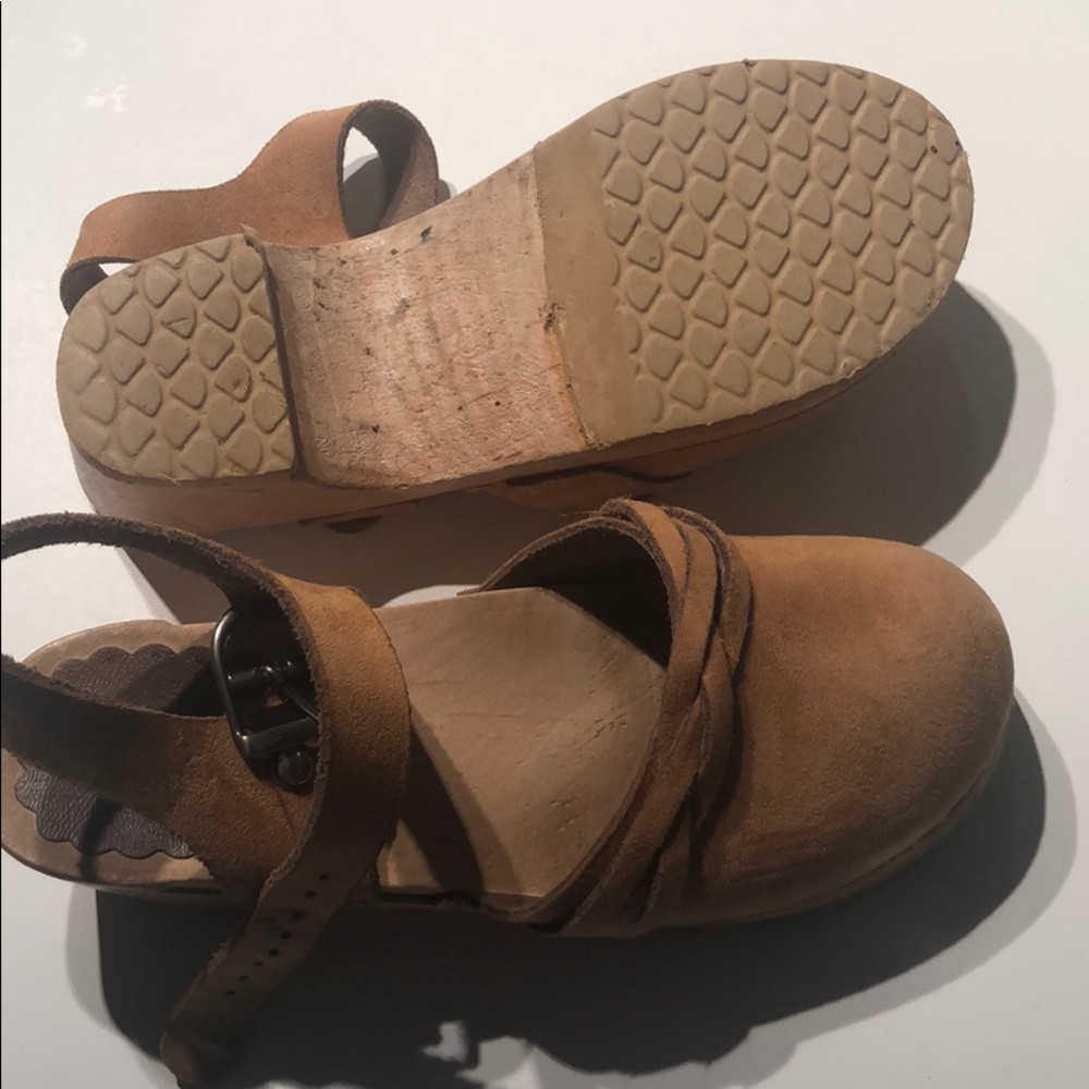 Clogs - Picture 2 of 6